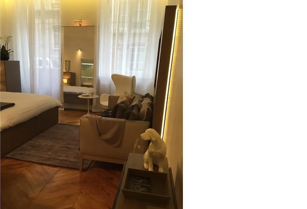 Cirque Deluxe Studio Apartment-1